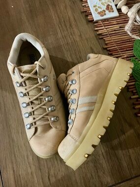 Vintage Skechers Wms Sz 11  Jammers 90s Y2K Shoes Tan Lug Sole Chunky Platform